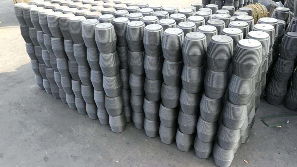 Difference between Graphite Electrodes and Carbon Electrodes Difference between Graphite Electrodes and Carbon Electrodes